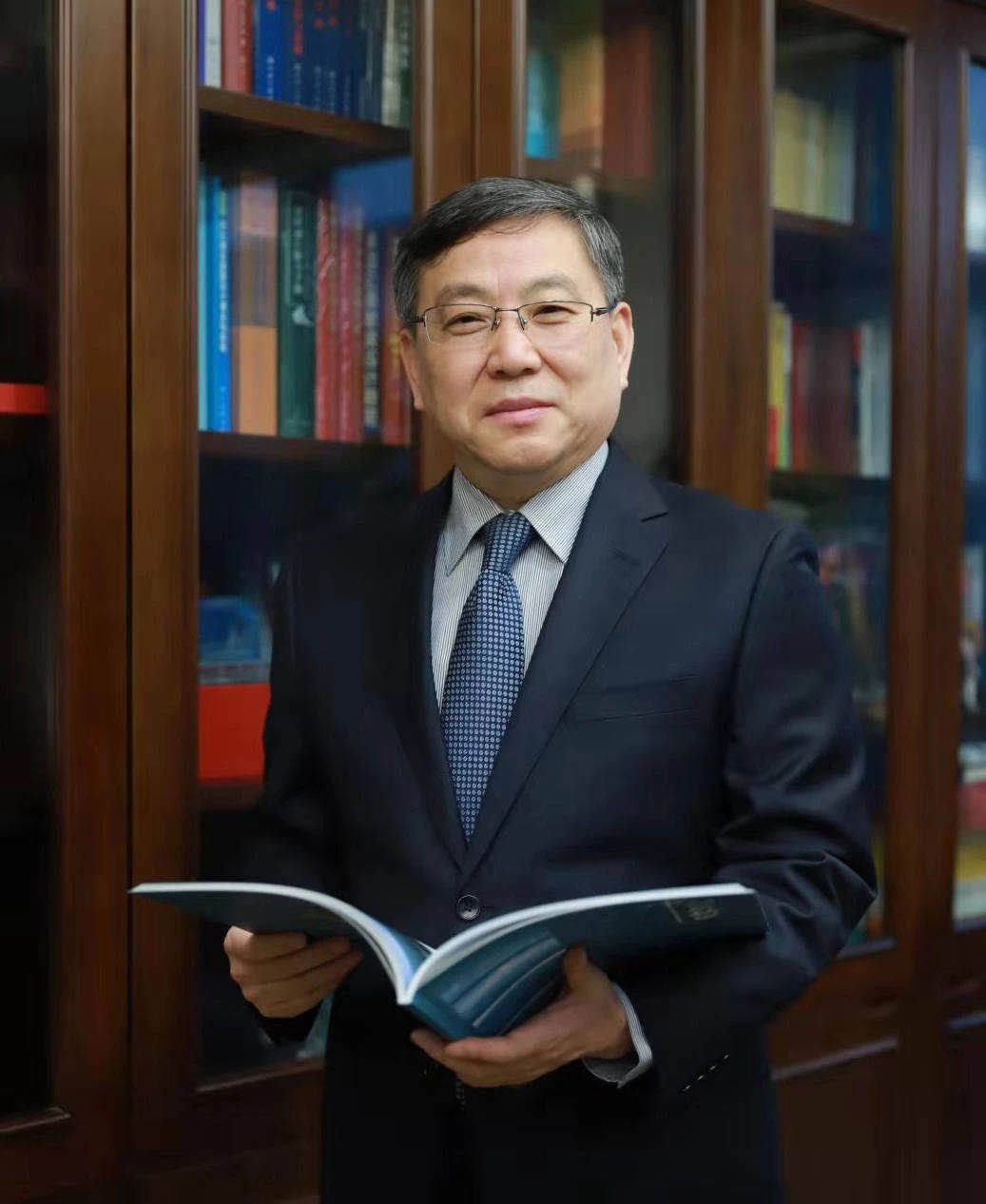 久久久精品国产亚洲成人满18免费网站