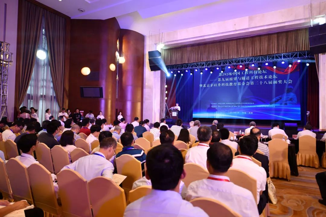 久久久精品国产亚洲成人满18免费网站