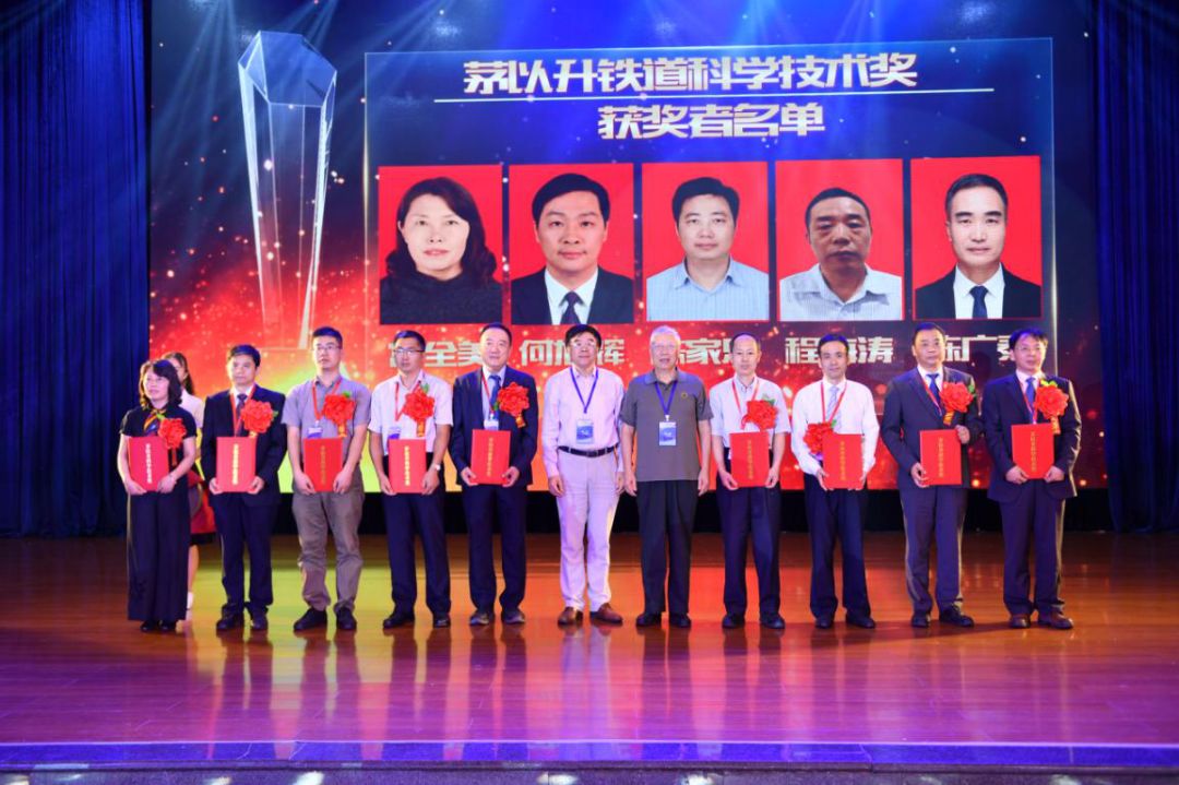 久久久精品国产亚洲成人满18免费网站