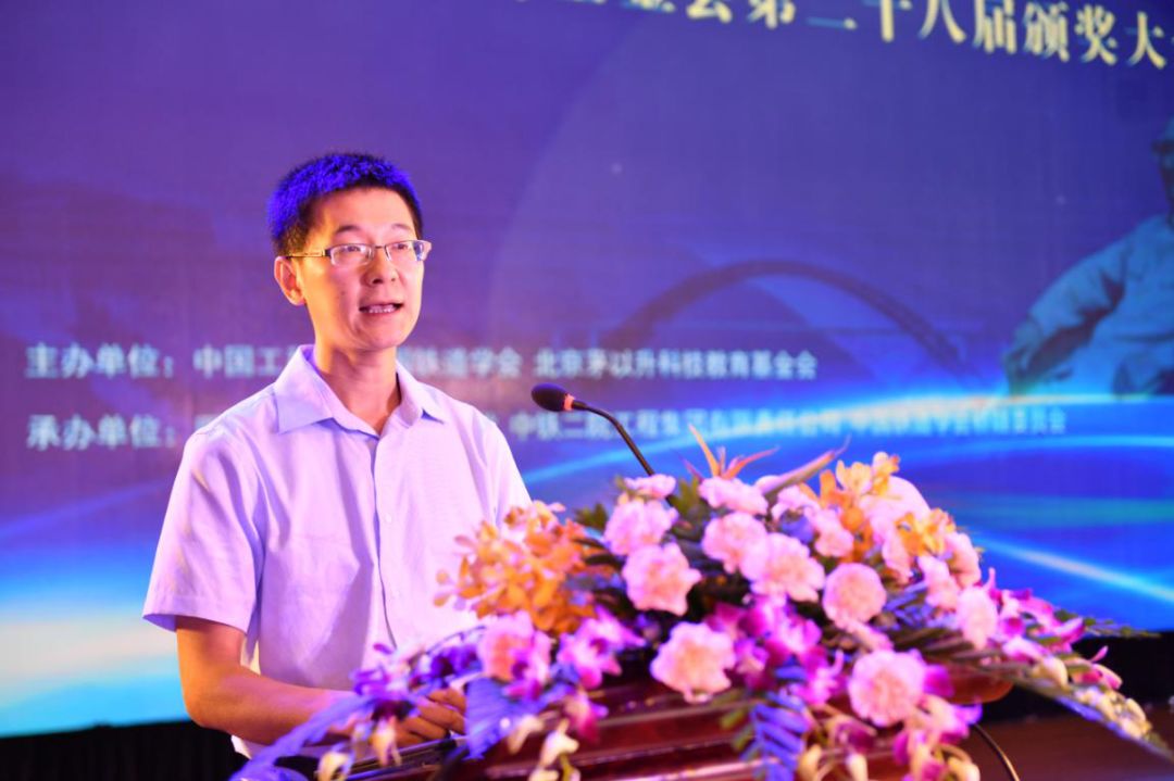 久久久精品国产亚洲成人满18免费网站