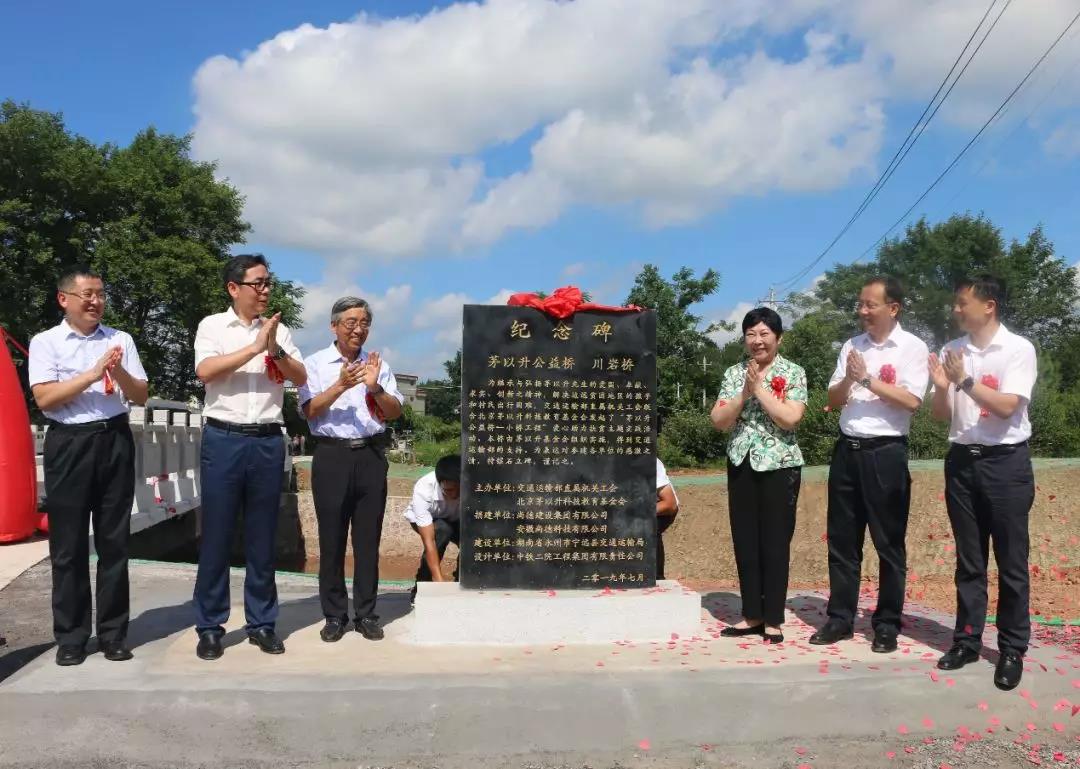 久久久精品国产亚洲成人满18免费网站