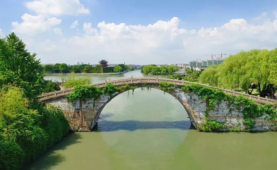 久久久精品国产亚洲成人满18免费网站