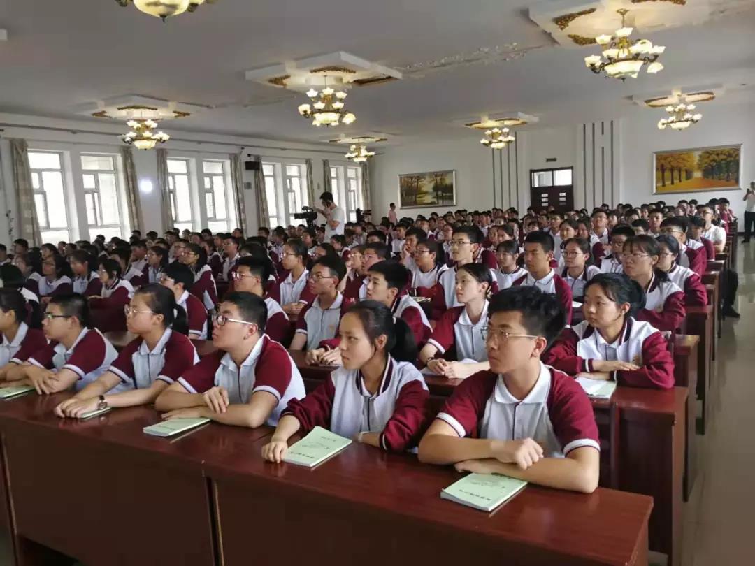 久久久精品国产亚洲成人满18免费网站