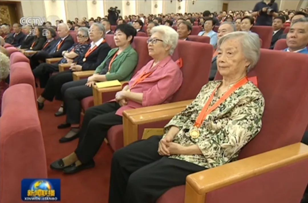 久久久精品国产亚洲成人满18免费网站