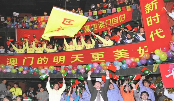 久久久精品国产亚洲成人满18免费网站