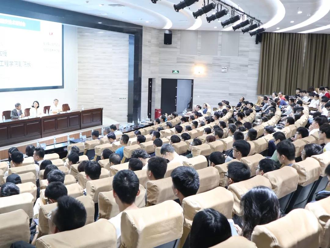 久久久精品国产亚洲成人满18免费网站