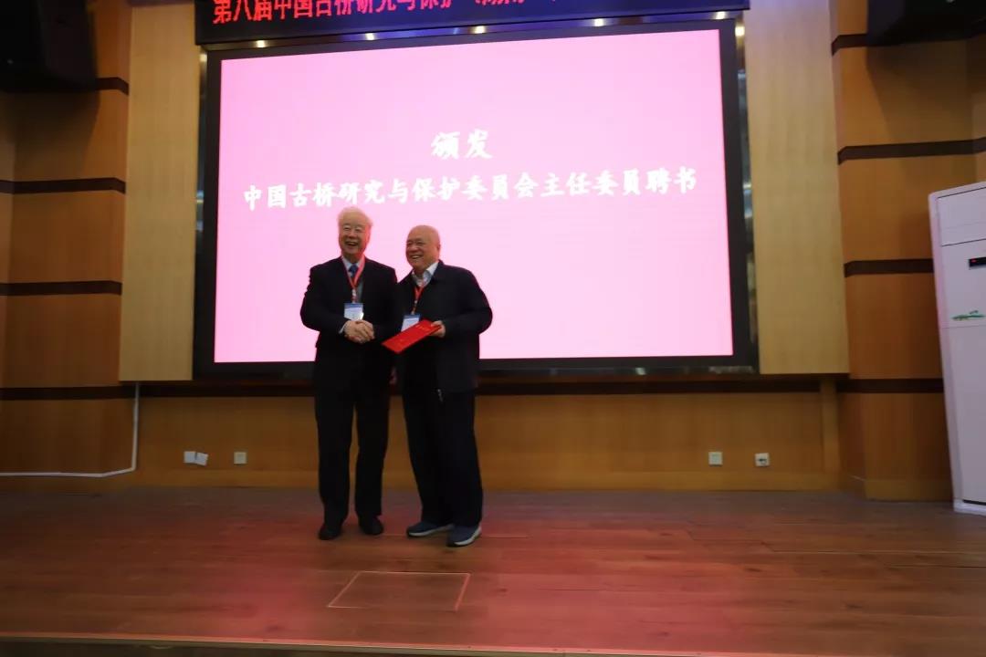 久久久精品国产亚洲成人满18免费网站