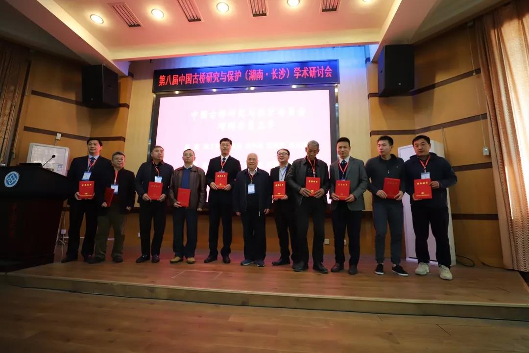 久久久精品国产亚洲成人满18免费网站