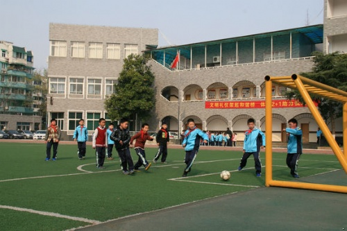 久久久精品国产亚洲成人满18免费网站