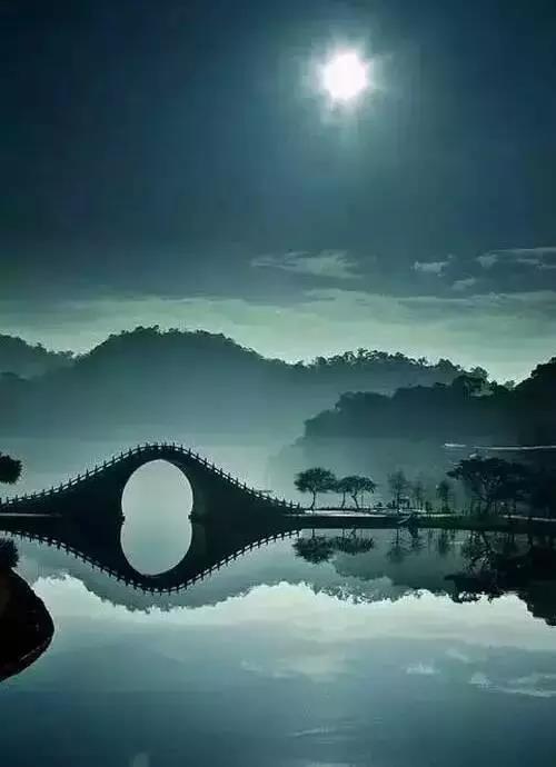 久久久精品国产亚洲成人满18免费网站