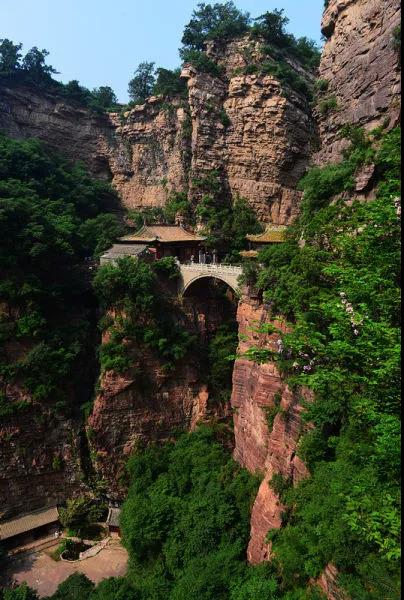 久久久精品国产亚洲成人满18免费网站