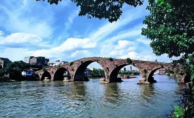 久久久精品国产亚洲成人满18免费网站