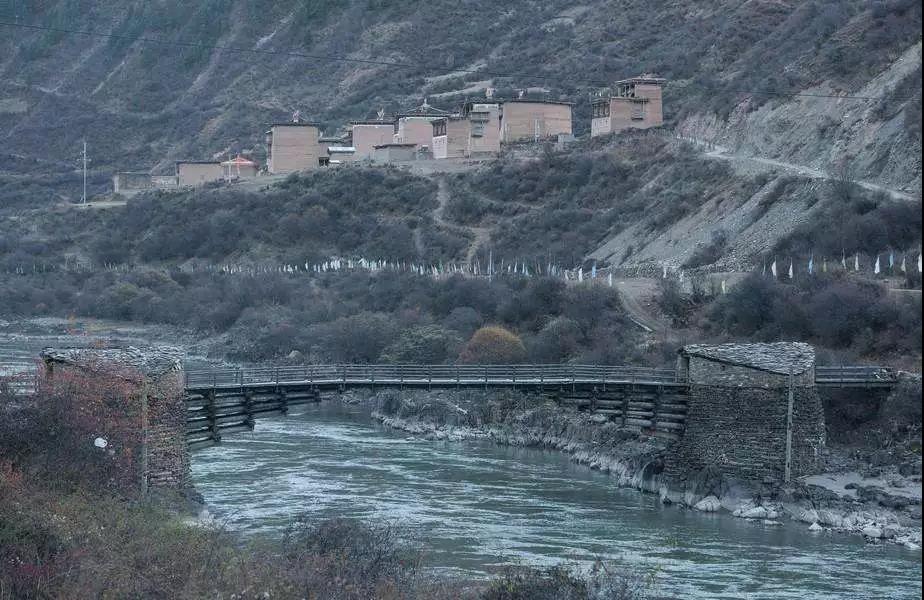 久久久精品国产亚洲成人满18免费网站