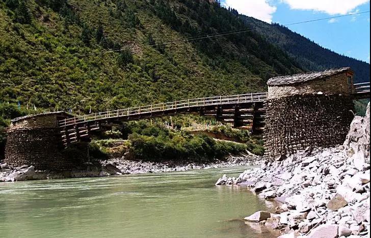 久久久精品国产亚洲成人满18免费网站