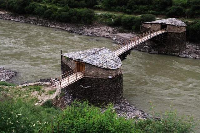 久久久精品国产亚洲成人满18免费网站