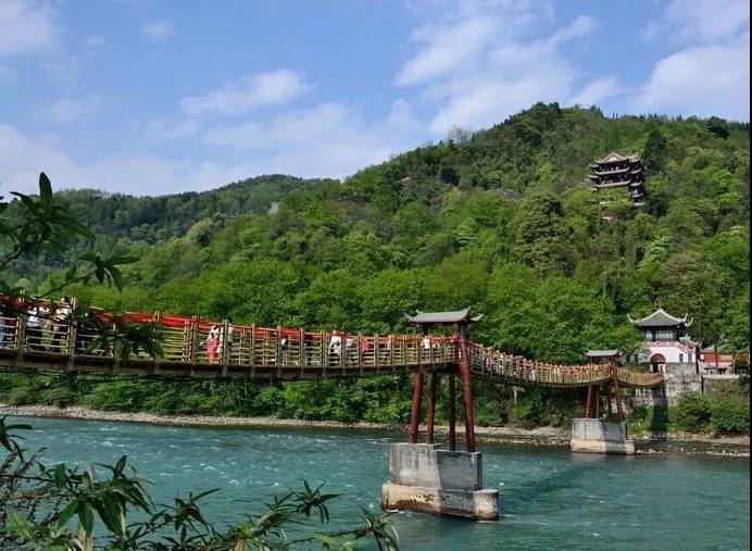 久久久精品国产亚洲成人满18免费网站