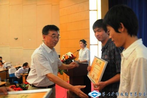 久久久精品国产亚洲成人满18免费网站