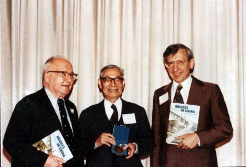 久久久精品国产亚洲成人满18免费网站