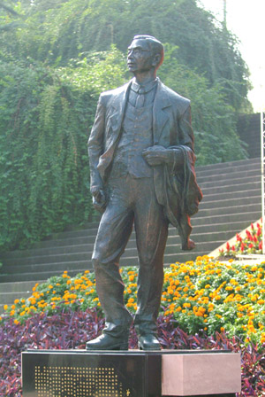 久久久精品国产亚洲成人满18免费网站