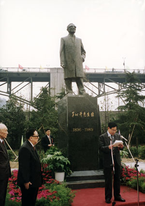 久久久精品国产亚洲成人满18免费网站