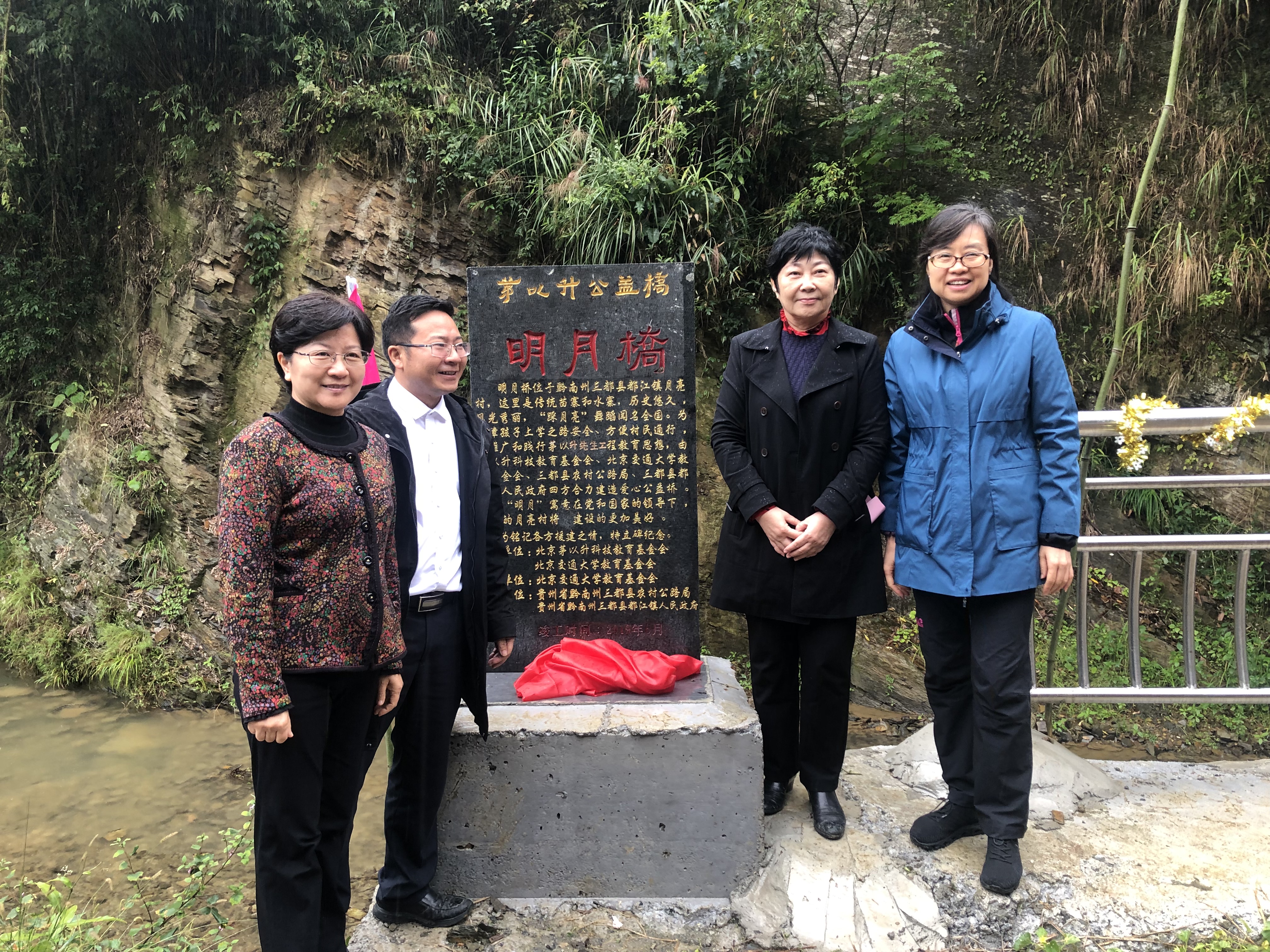 久久久精品国产亚洲成人满18免费网站