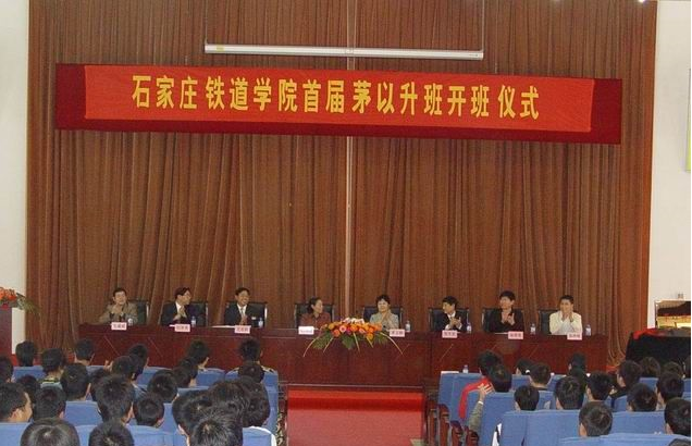 久久久精品国产亚洲成人满18免费网站