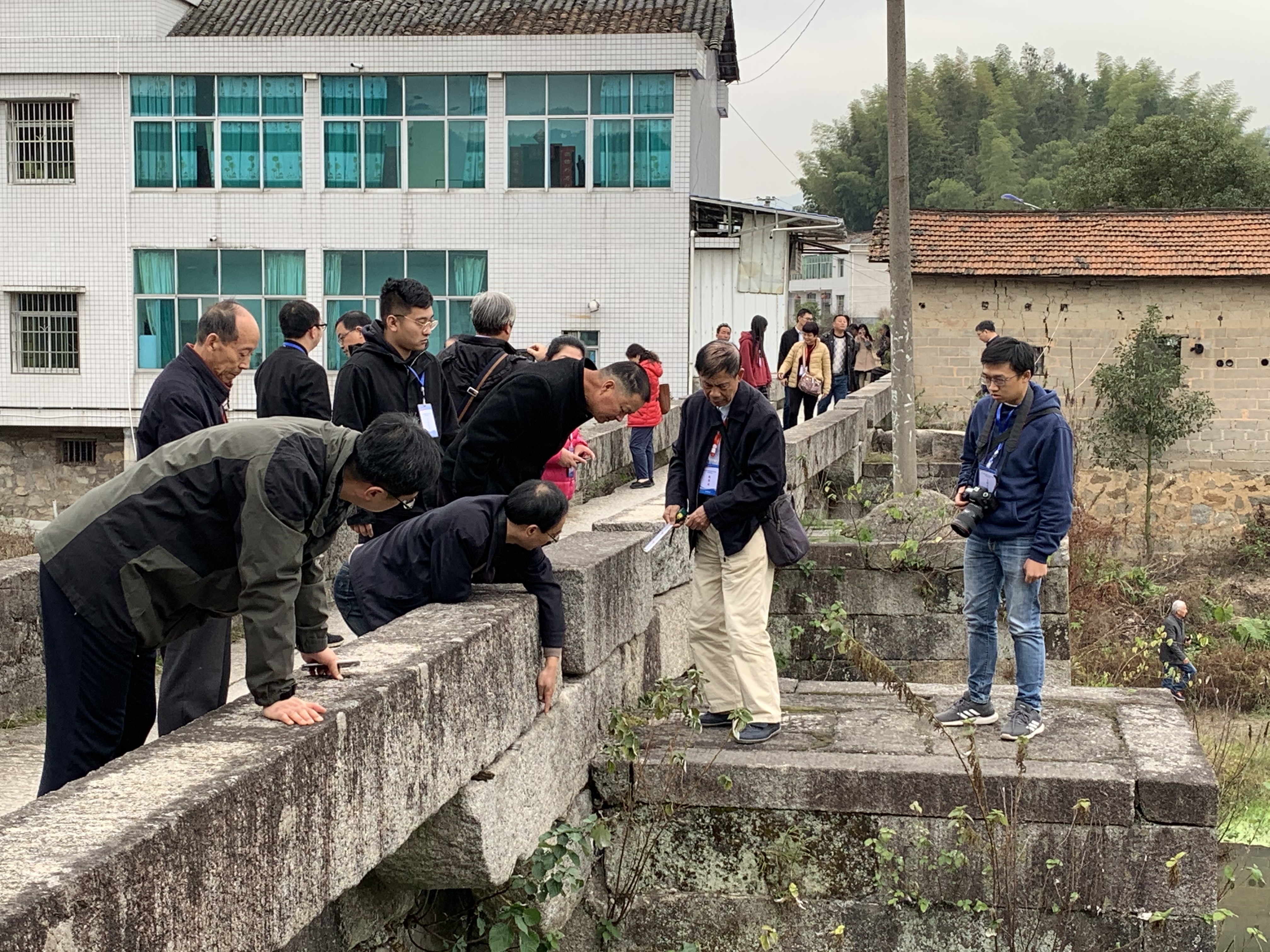 久久久精品国产亚洲成人满18免费网站