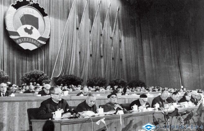 久久久精品国产亚洲成人满18免费网站