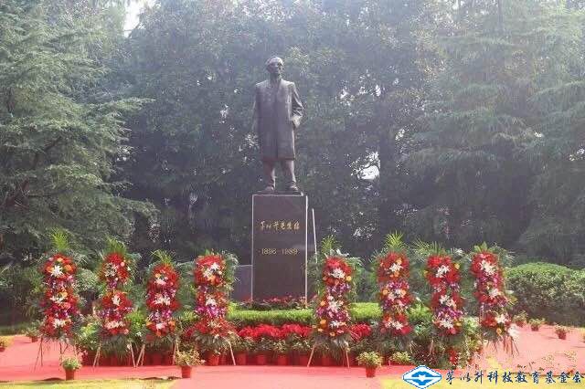 久久久精品国产亚洲成人满18免费网站