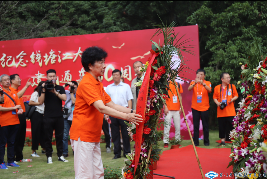 久久久精品国产亚洲成人满18免费网站