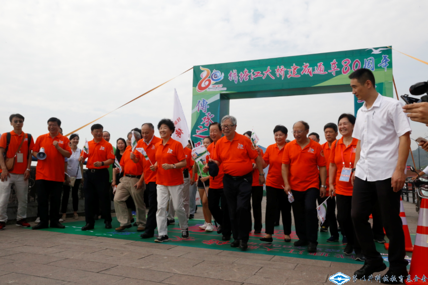 久久久精品国产亚洲成人满18免费网站