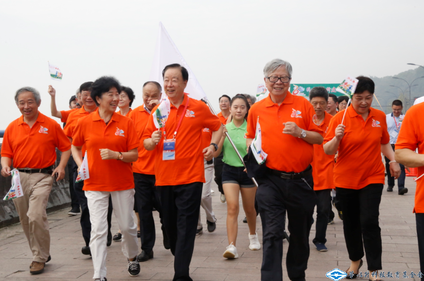 久久久精品国产亚洲成人满18免费网站