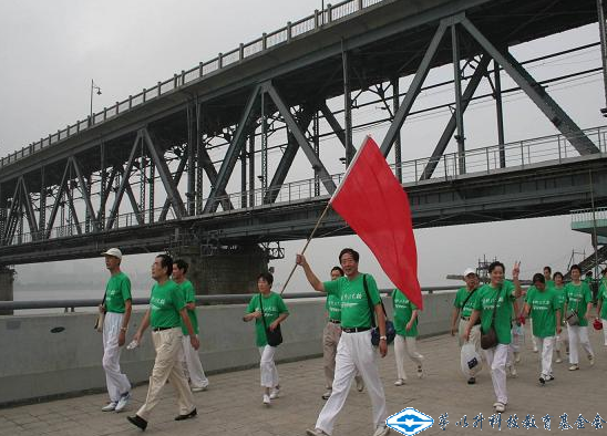 久久久精品国产亚洲成人满18免费网站