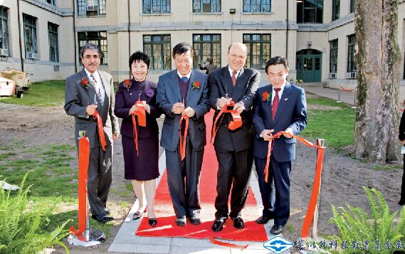 久久久精品国产亚洲成人满18免费网站