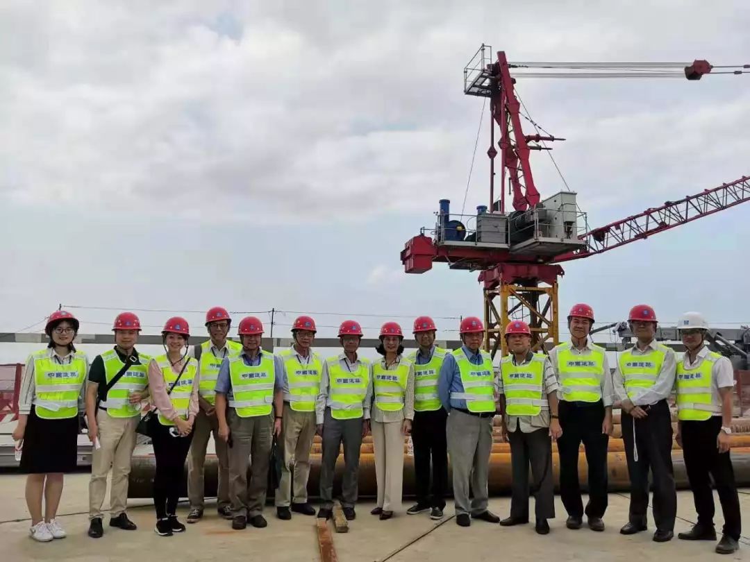 久久久精品国产亚洲成人满18免费网站