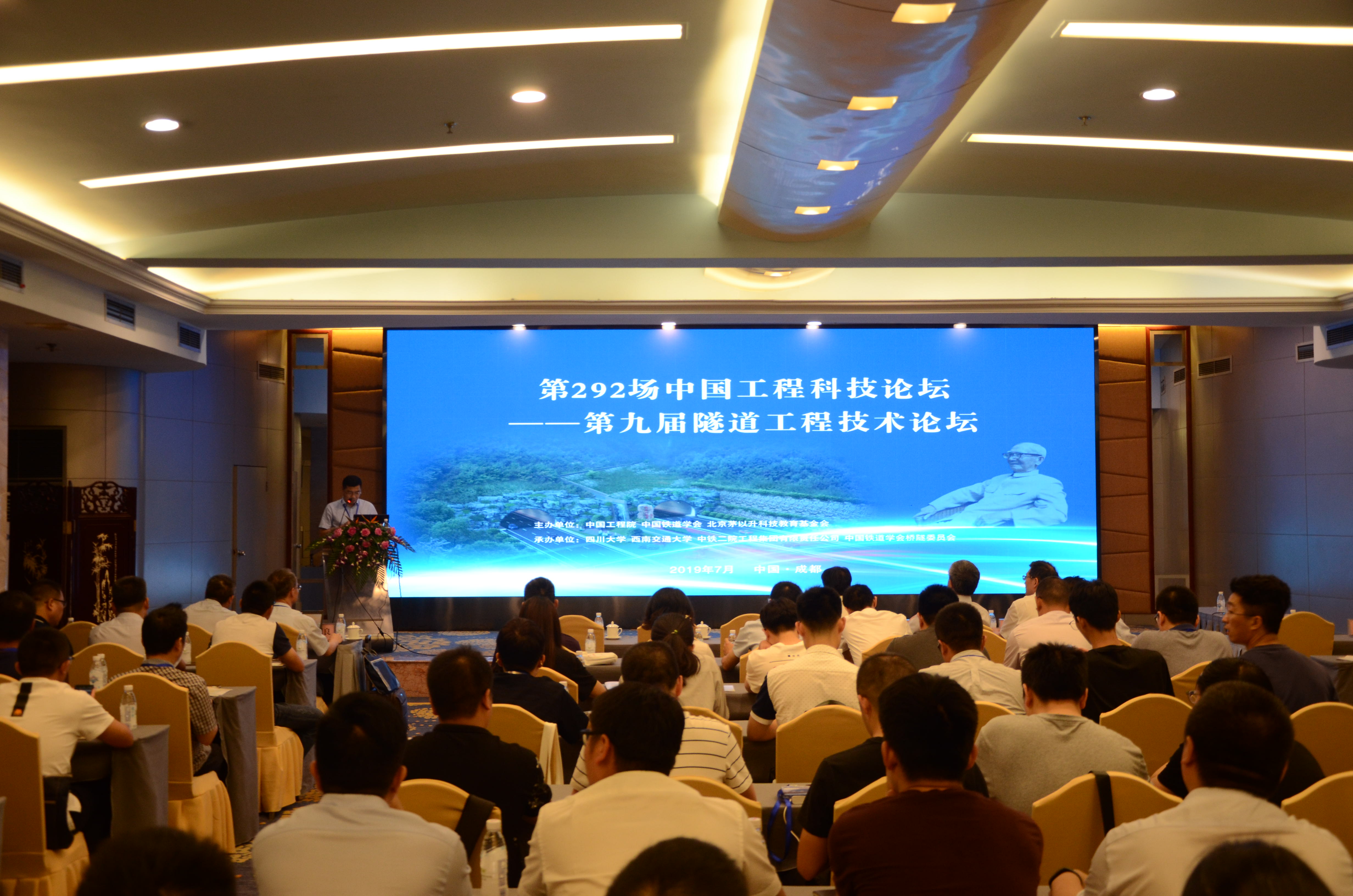 久久久精品国产亚洲成人满18免费网站