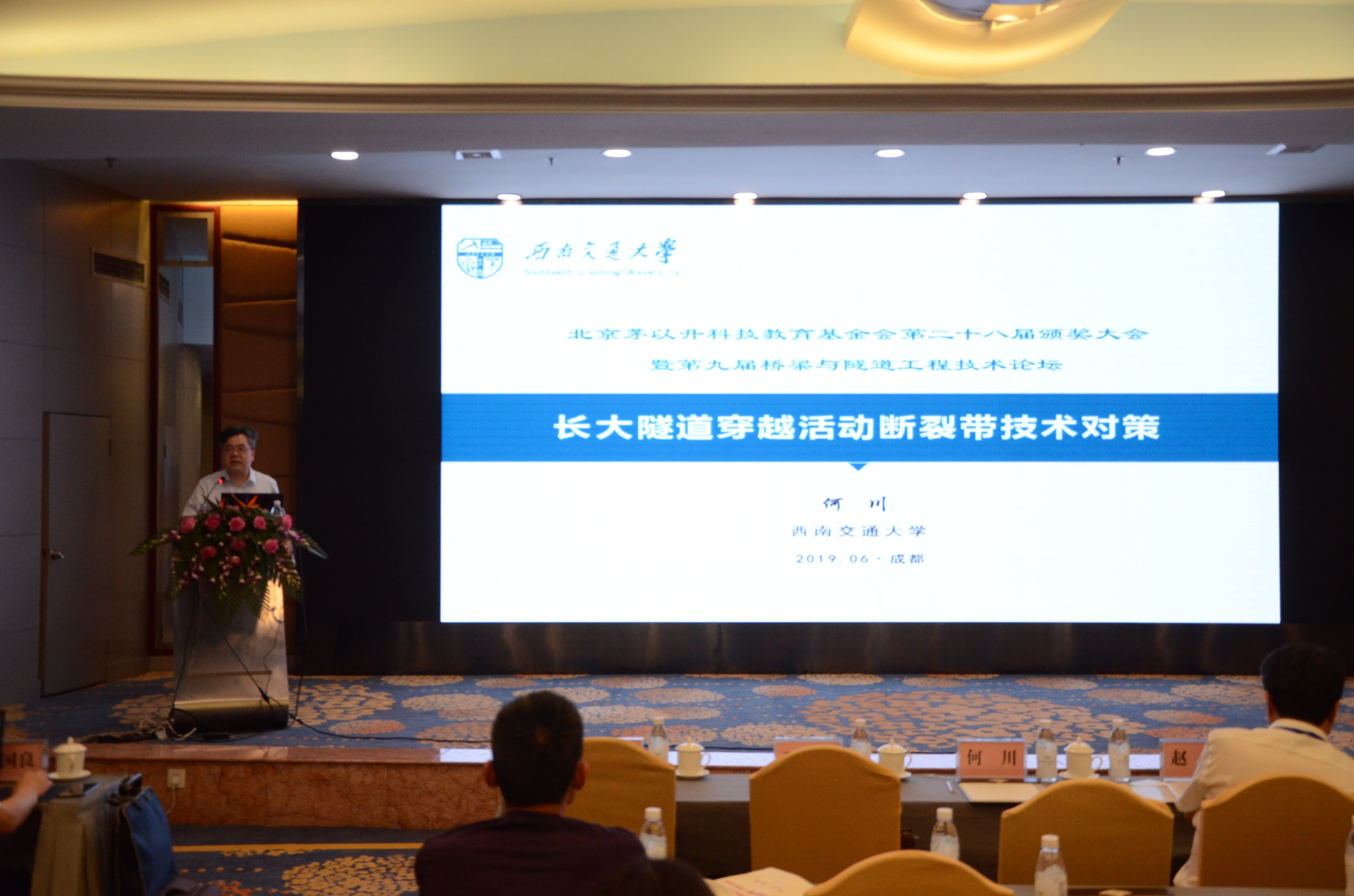 久久久精品国产亚洲成人满18免费网站