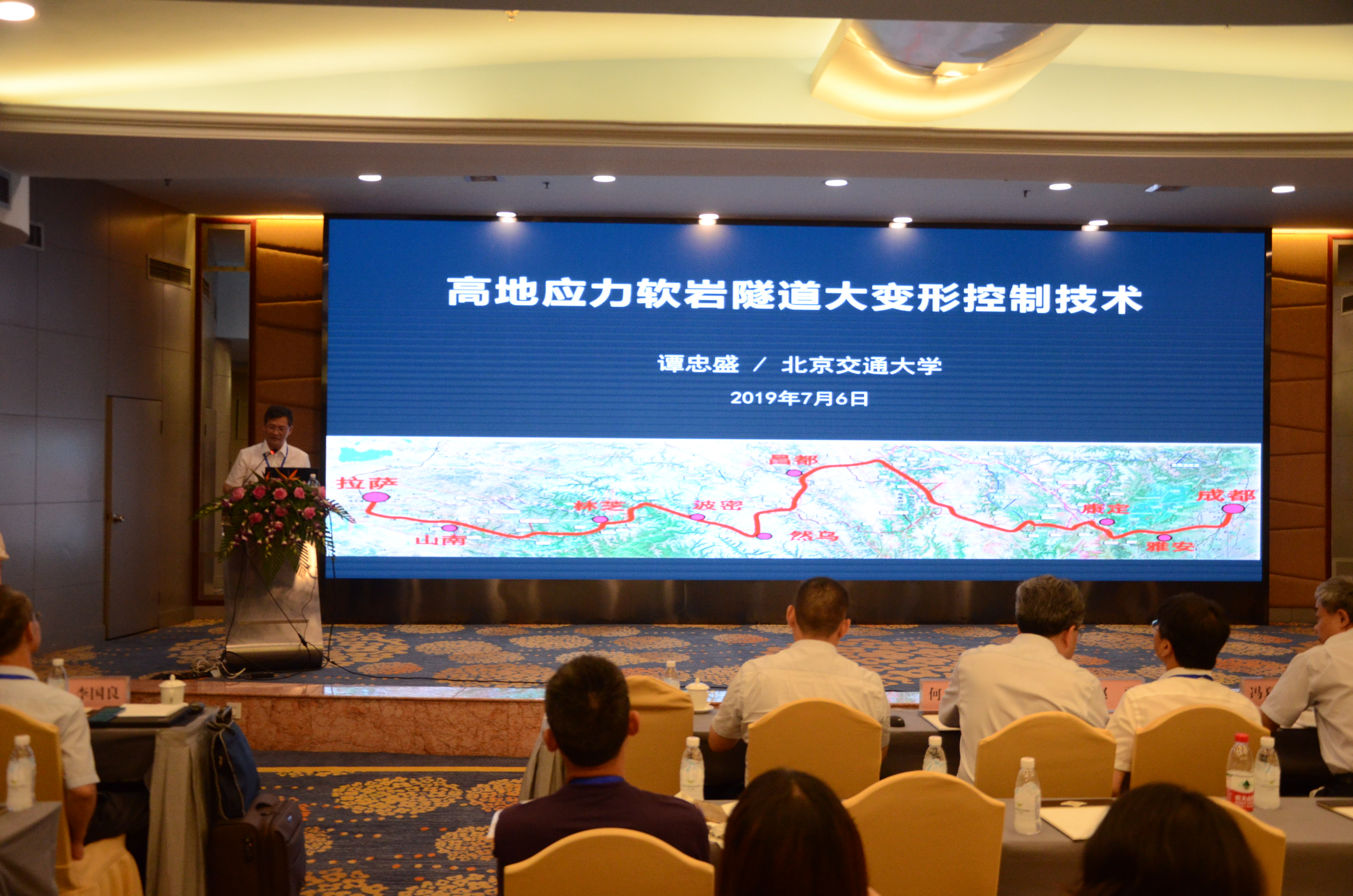 久久久精品国产亚洲成人满18免费网站