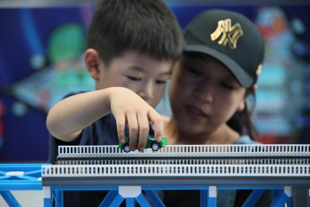 久久久精品国产亚洲成人满18免费网站