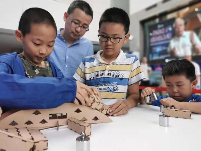 久久久精品国产亚洲成人满18免费网站