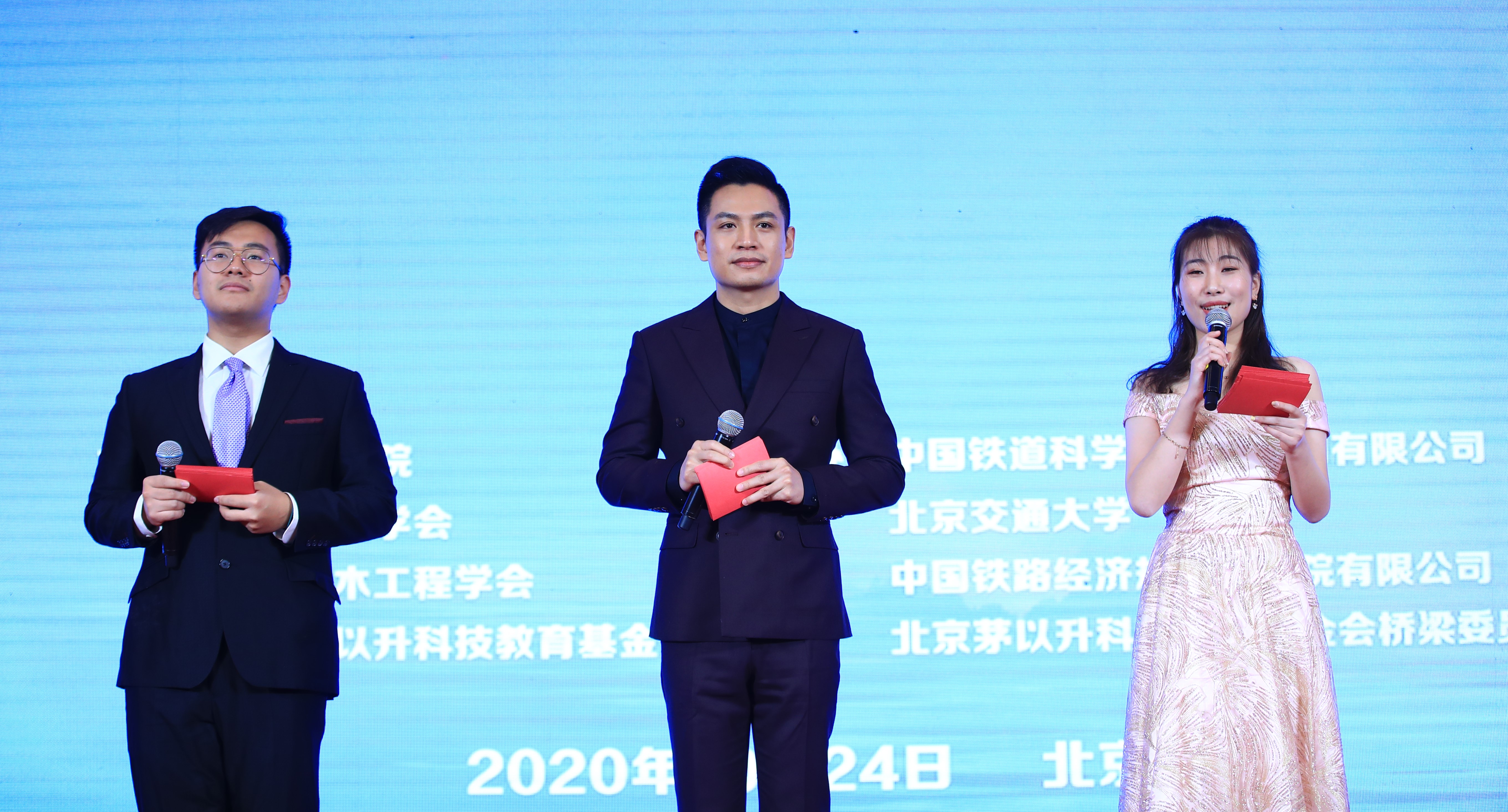 久久久精品国产亚洲成人满18免费网站