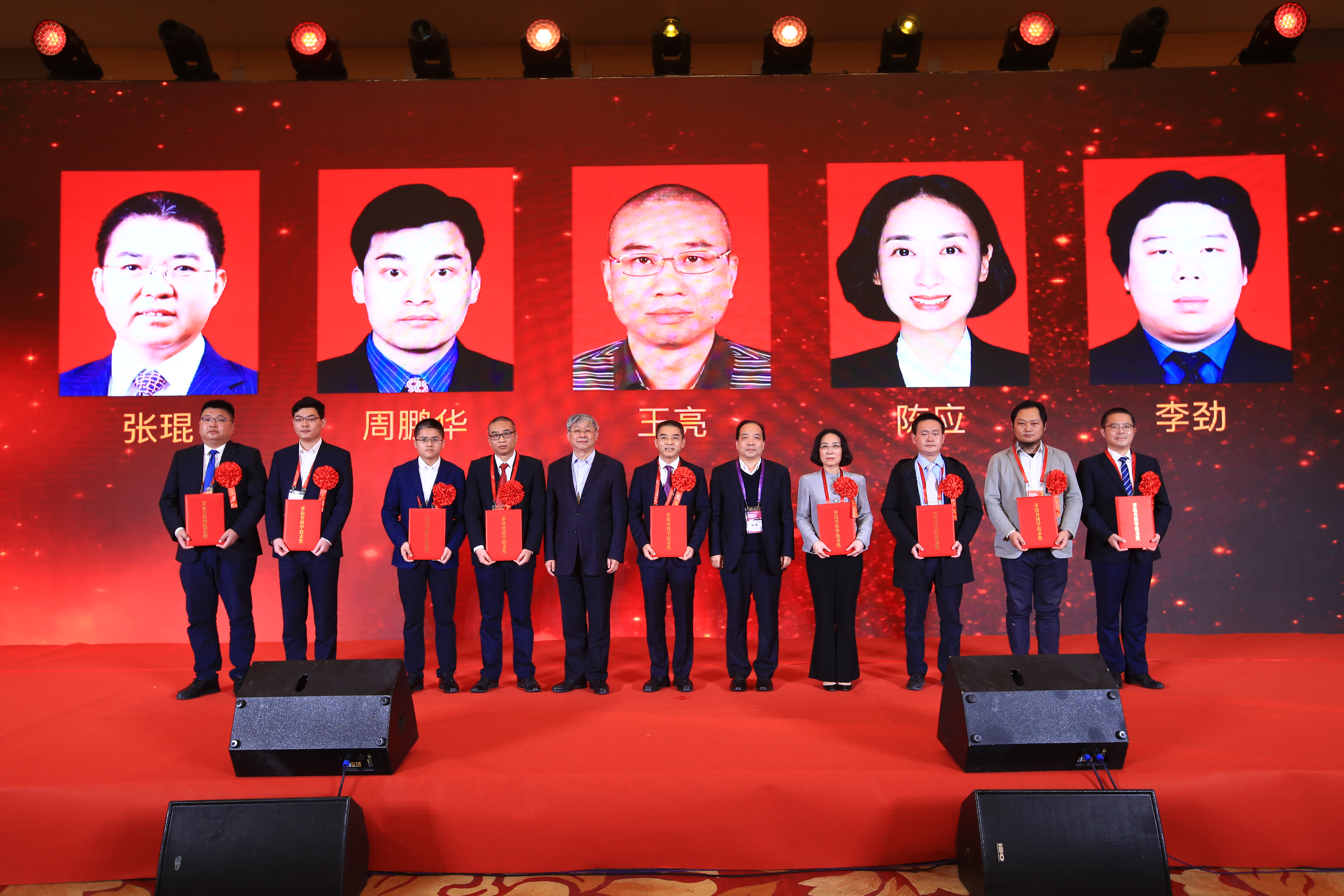 久久久精品国产亚洲成人满18免费网站