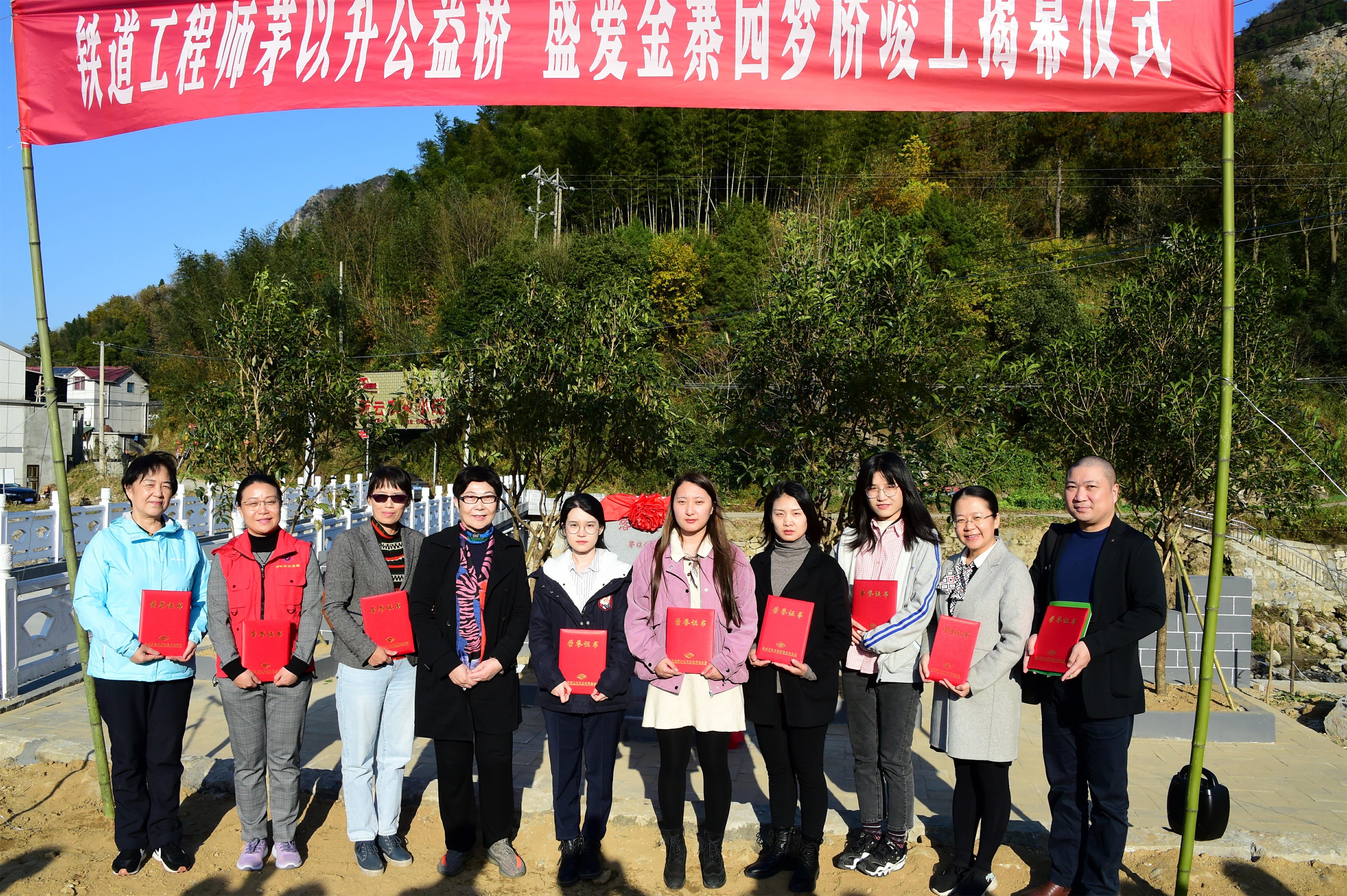 久久久精品国产亚洲成人满18免费网站