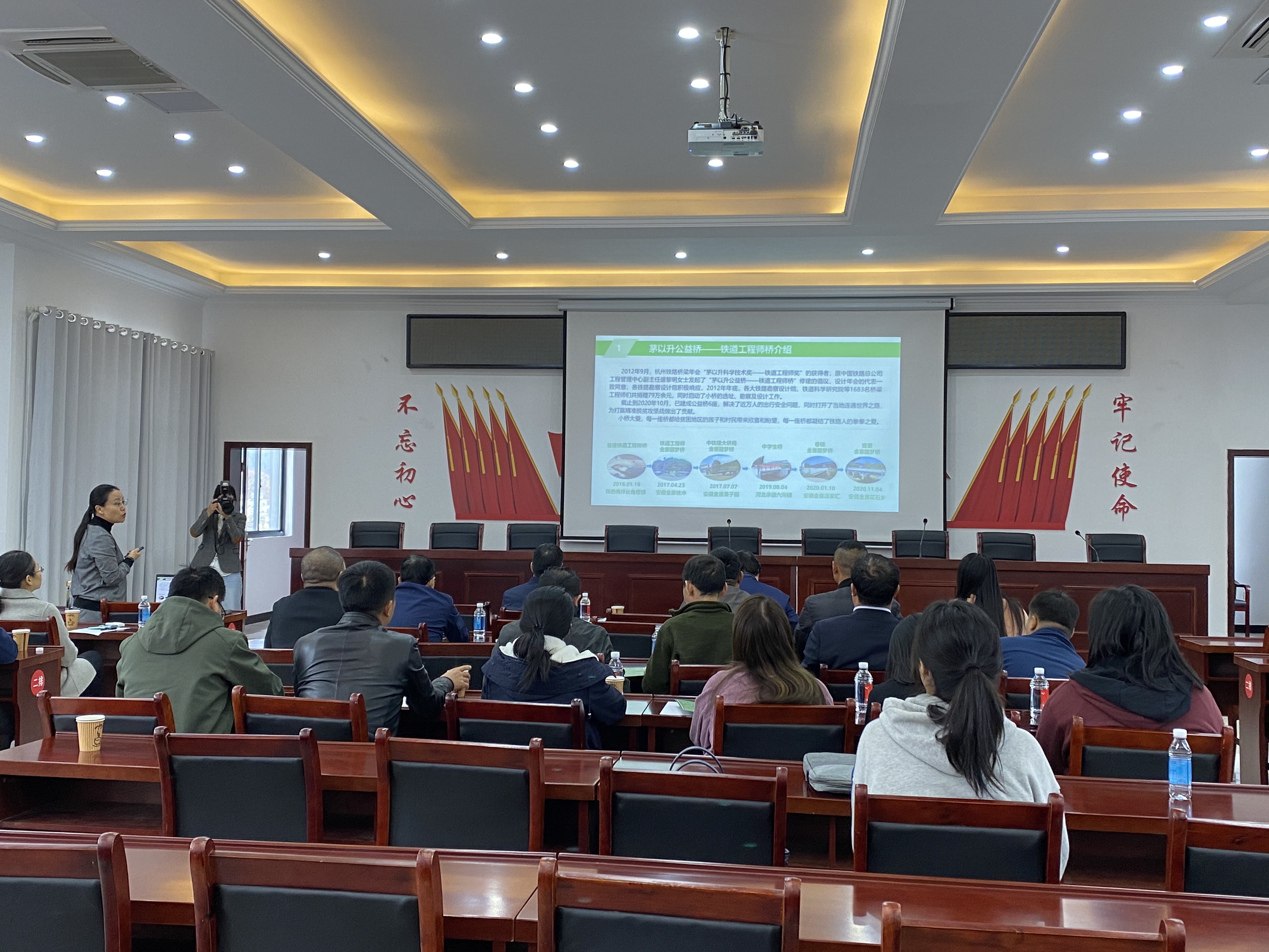 久久久精品国产亚洲成人满18免费网站