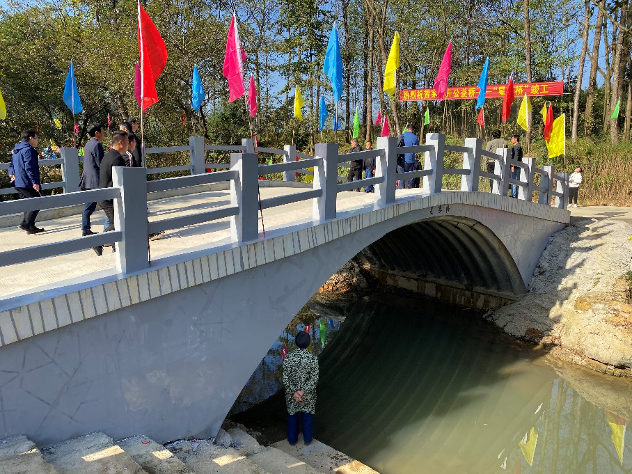 久久久精品国产亚洲成人满18免费网站