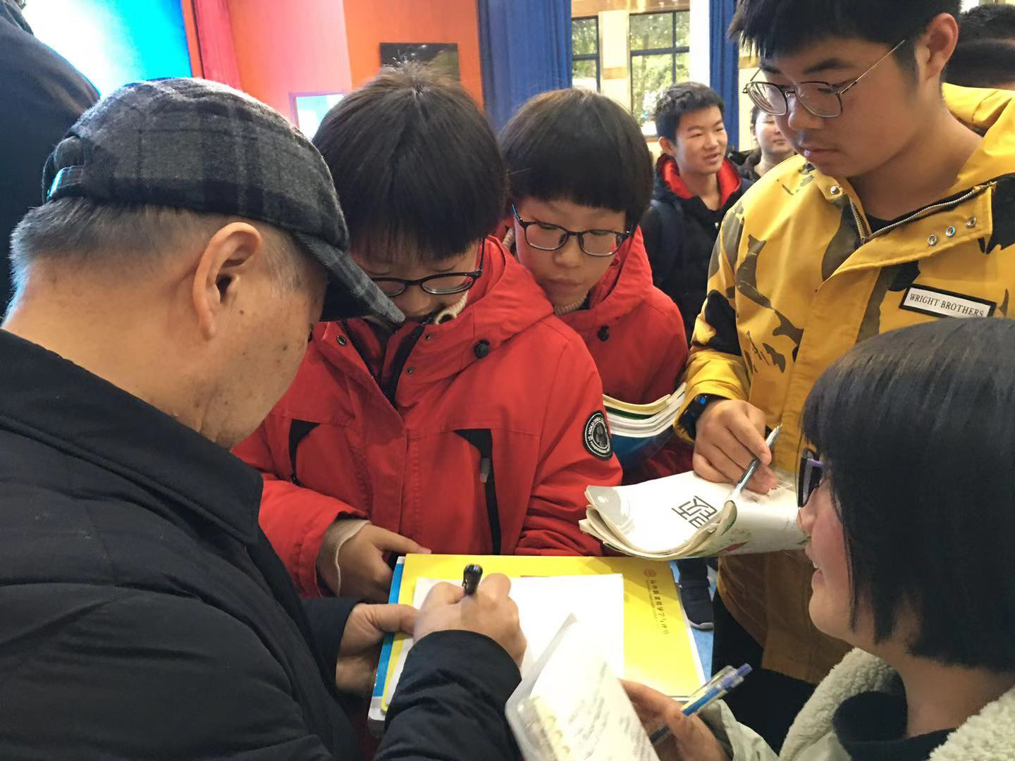 久久久精品国产亚洲成人满18免费网站