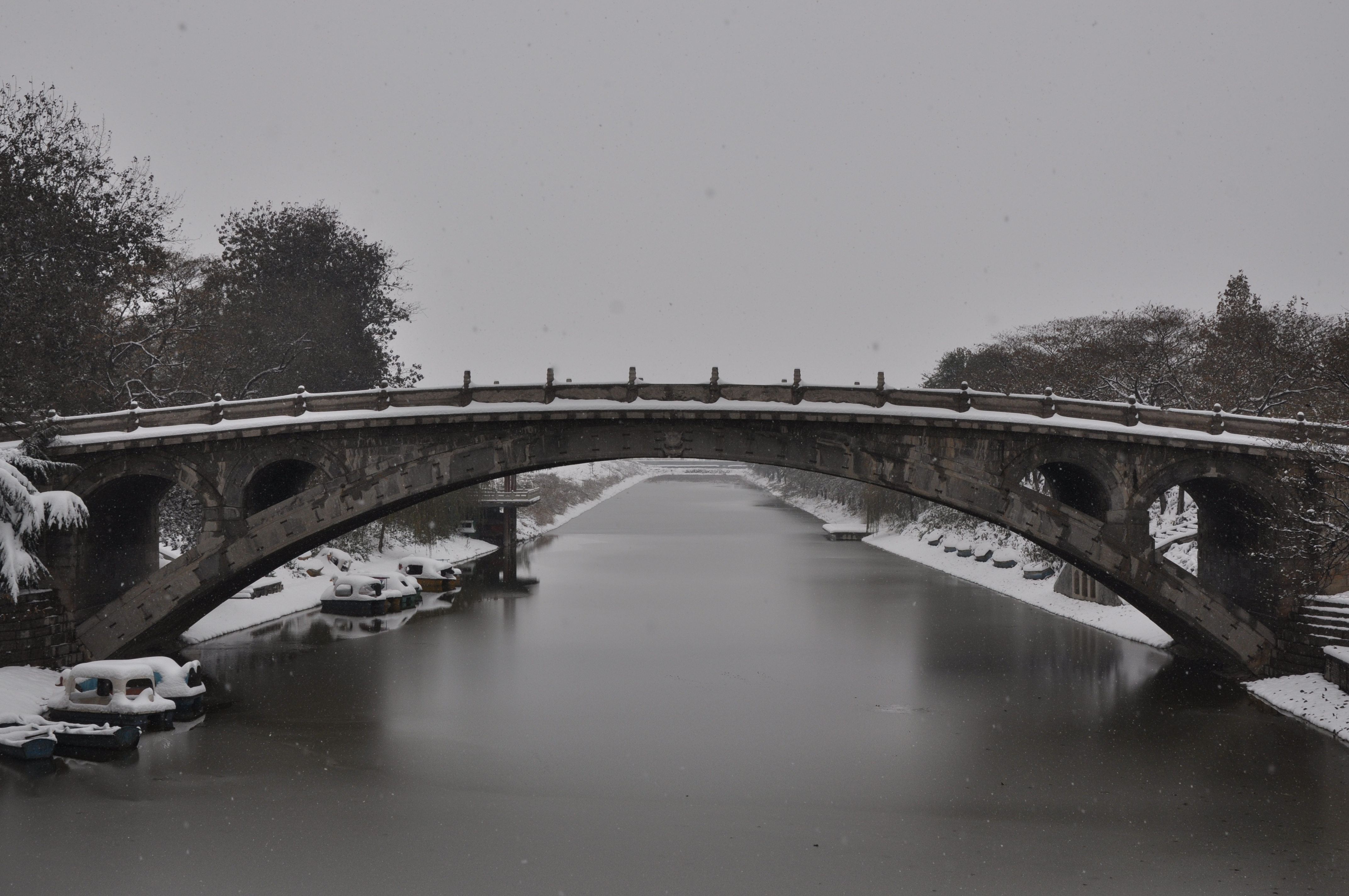 久久久精品国产亚洲成人满18免费网站