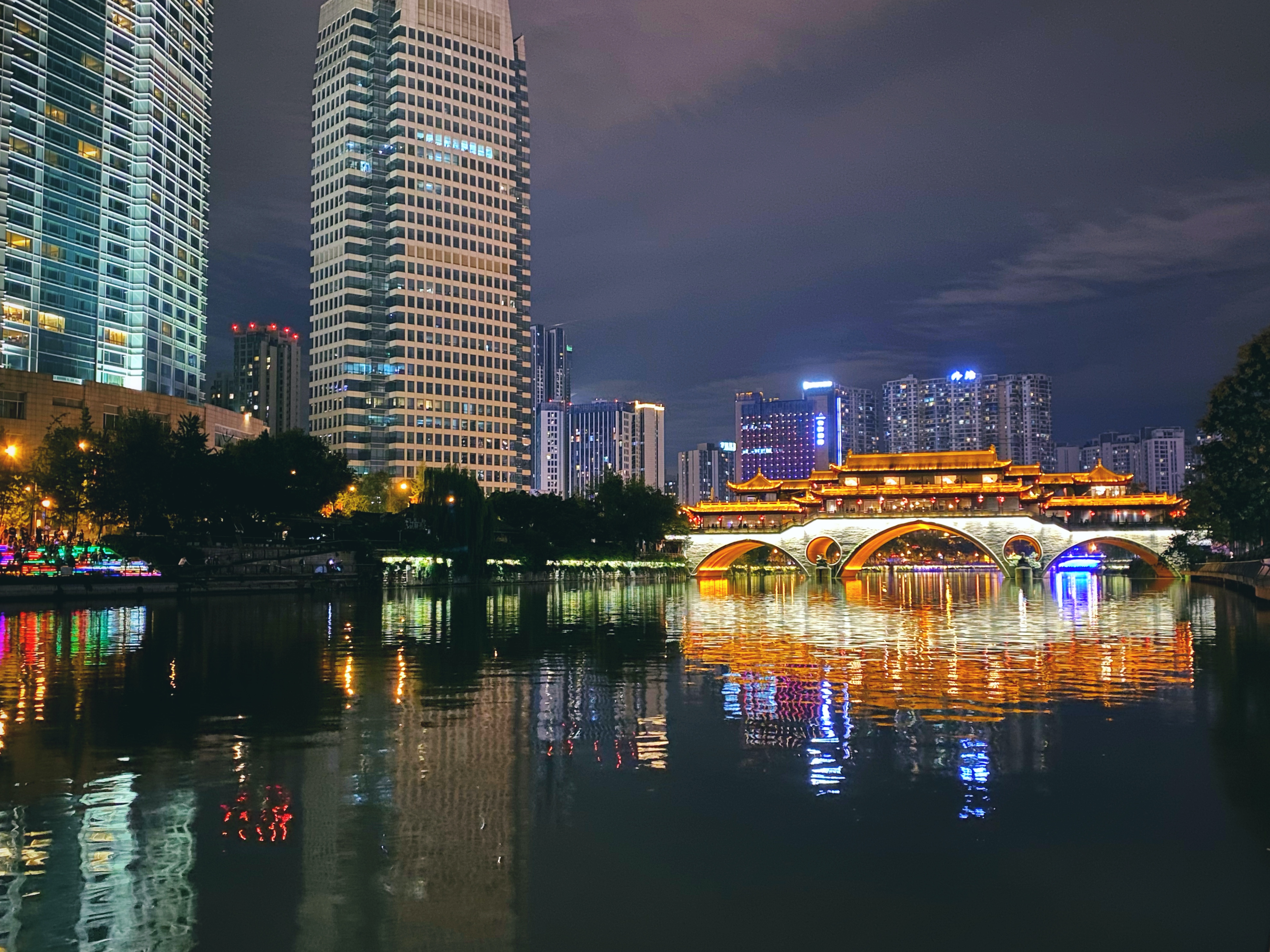 久久久精品国产亚洲成人满18免费网站