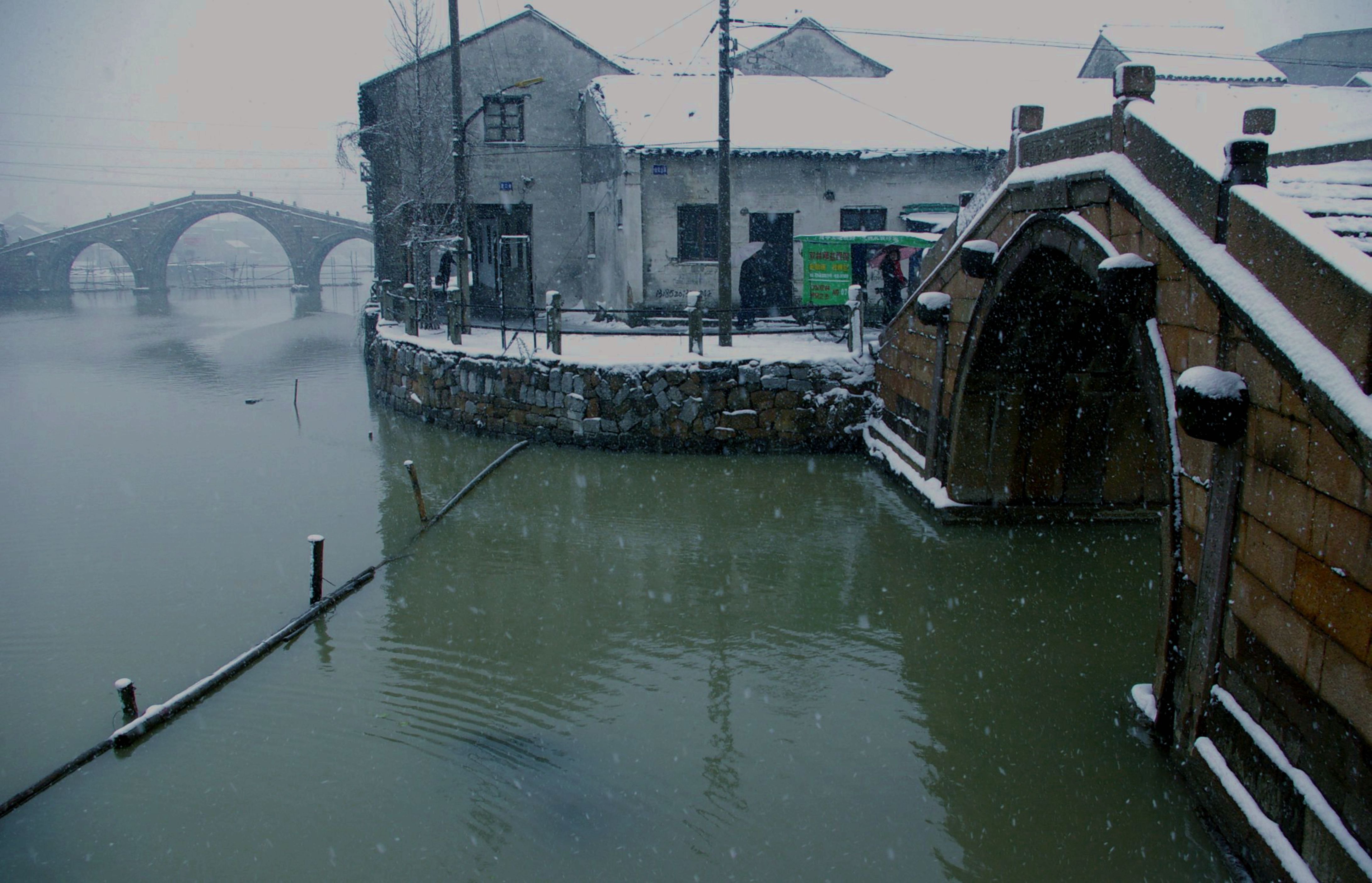 久久久精品国产亚洲成人满18免费网站