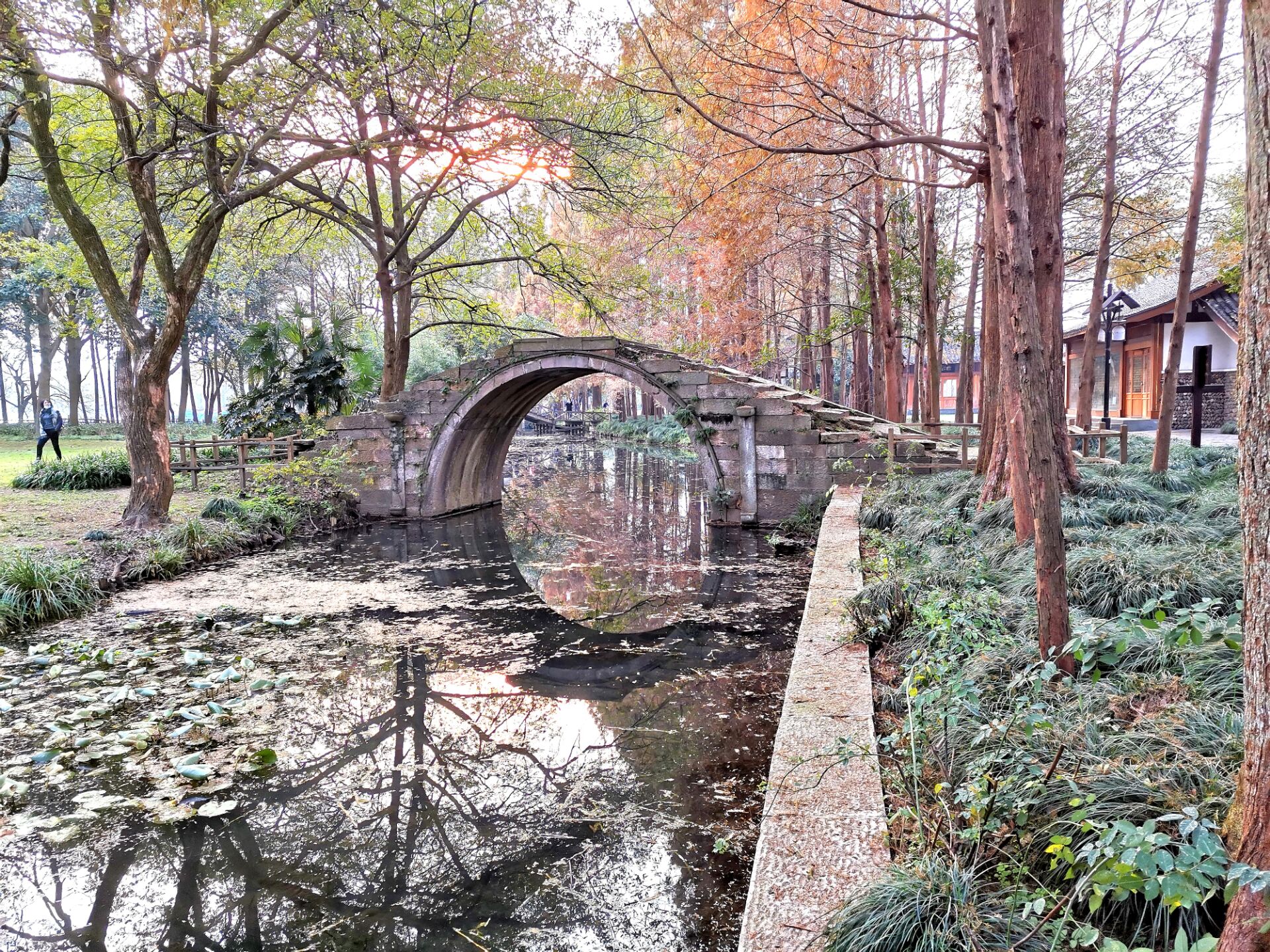 久久久精品国产亚洲成人满18免费网站